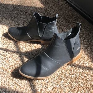 Rocket dog black ankle boots size 8